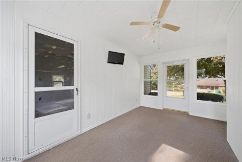 1724 Spring Valley Avenue NW Canton OH 44708