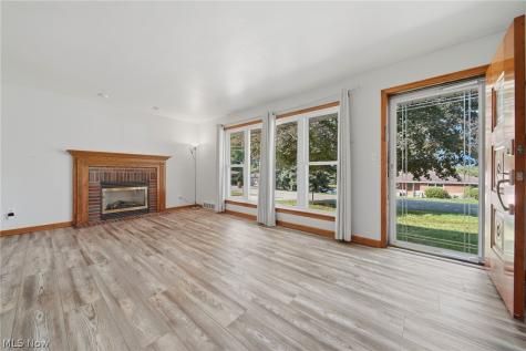 1724 Spring Valley Avenue NW Canton OH 44708