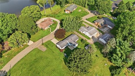 1724 Spring Valley Avenue NW Canton OH 44708
