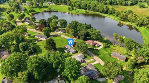 1724 Spring Valley Avenue NW Canton OH 44708