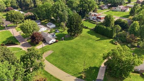 1724 Spring Valley Avenue NW Canton OH 44708