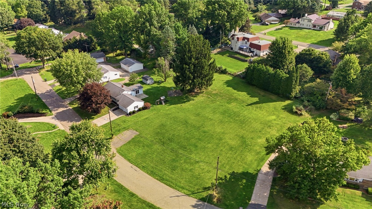 1724 Spring Valley Avenue NW Canton OH 44708
