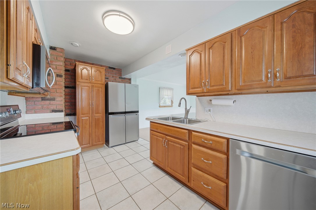 1724 Spring Valley Avenue NW Canton OH 44708