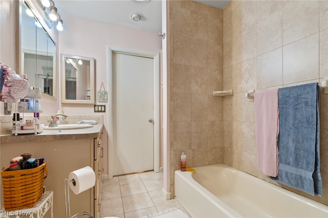 3867 Bay Path Drive Akron OH 44319