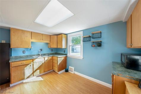 3431 Grovewood Avenue Parma OH 44134