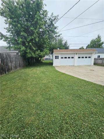 9008 Behrwald Avenue Brooklyn OH 44144