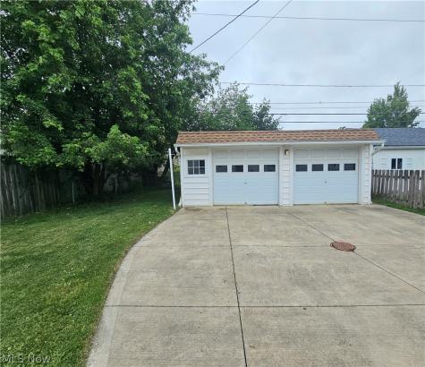 9008 Behrwald Avenue Brooklyn OH 44144
