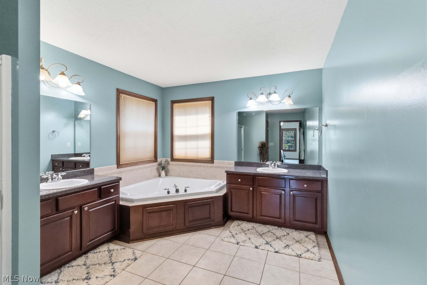 15831 Falmouth Oval Middleburg Heights OH 44130