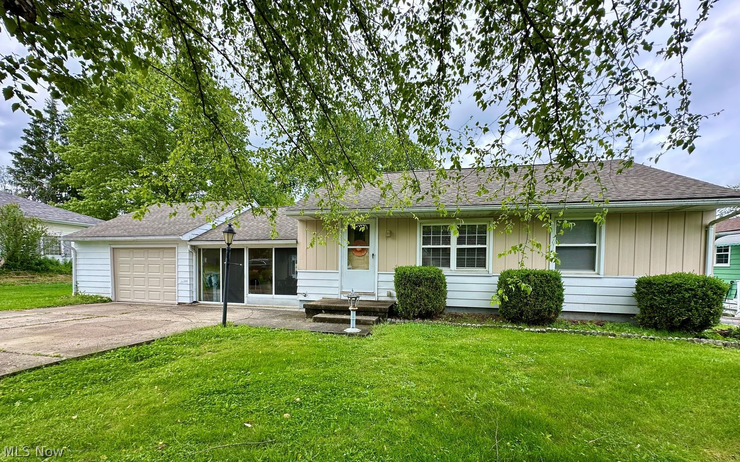 1215 Douglas Avenue Barberton OH 44203