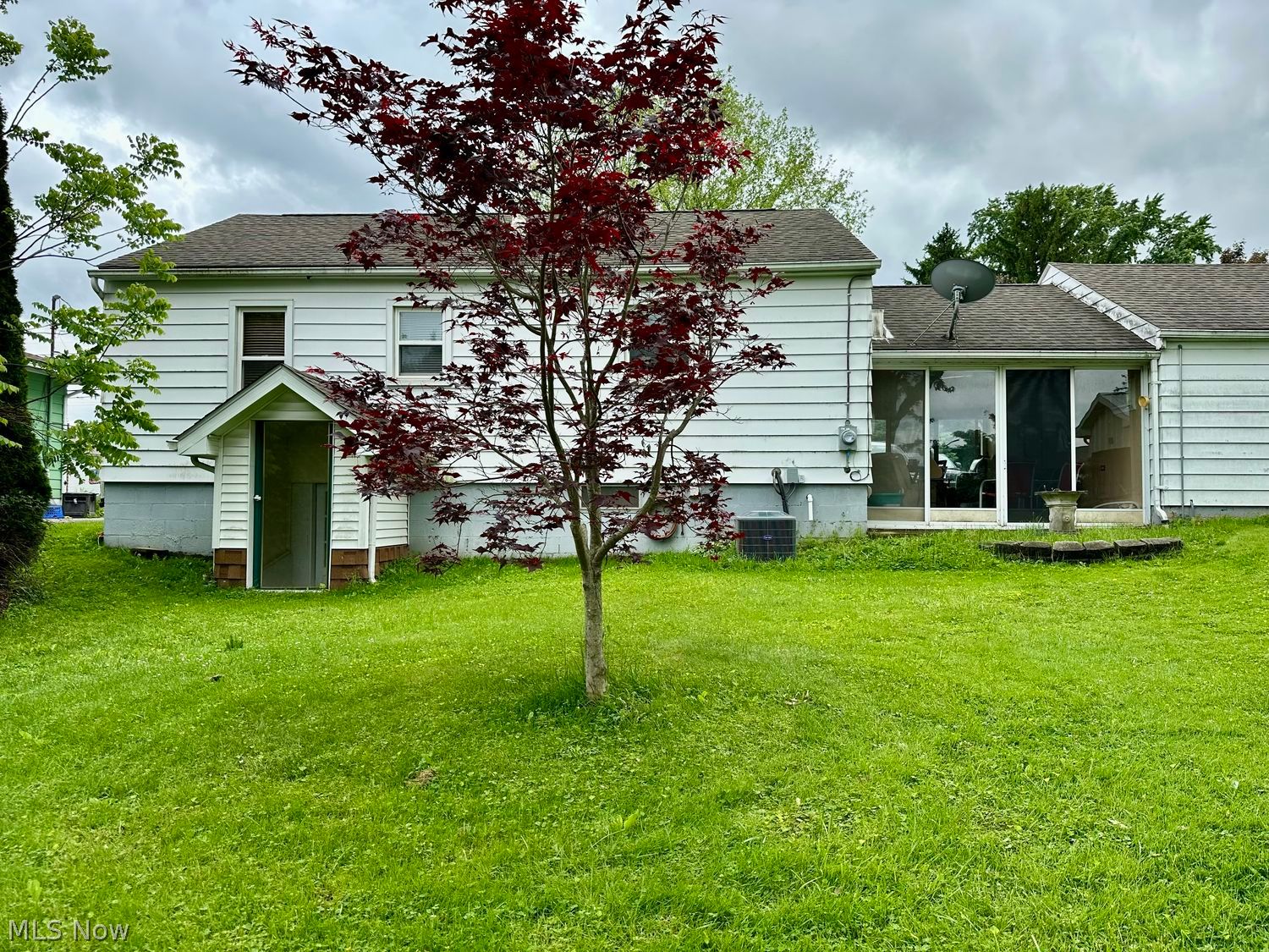 1215 Douglas Avenue Barberton OH 44203