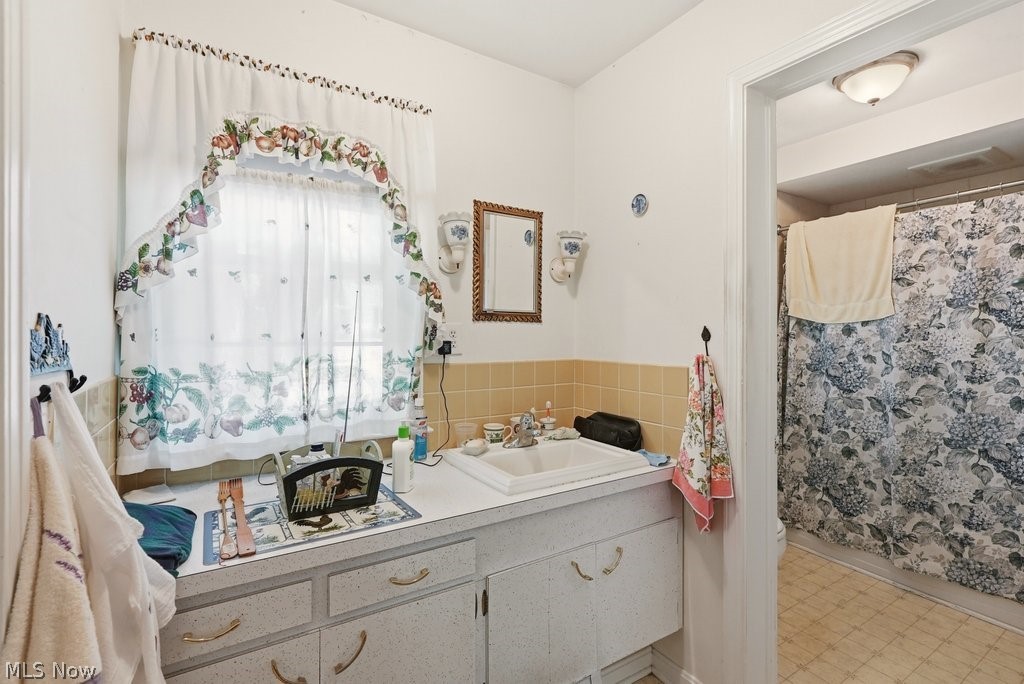 250 E Washington Street Chagrin Falls OH 44022
