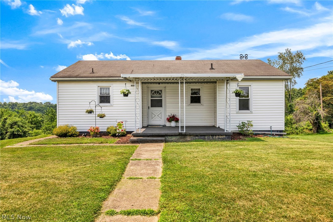 2557 Fernwood Road Wintersville OH 43953