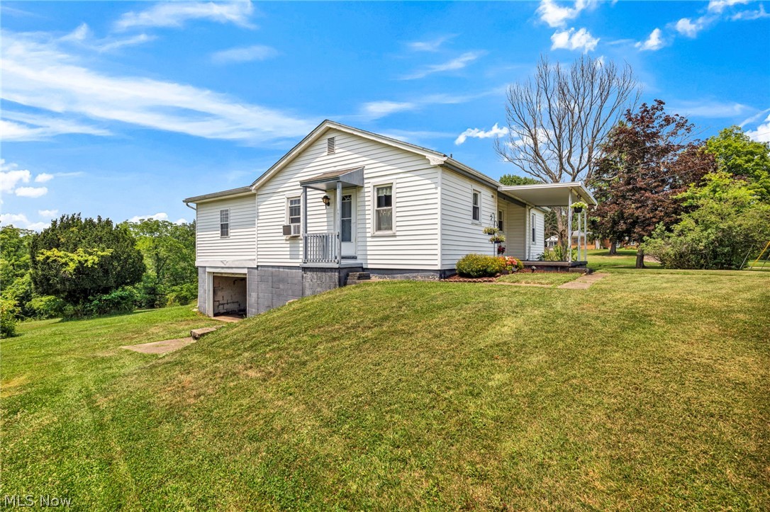 2557 Fernwood Road Wintersville OH 43953