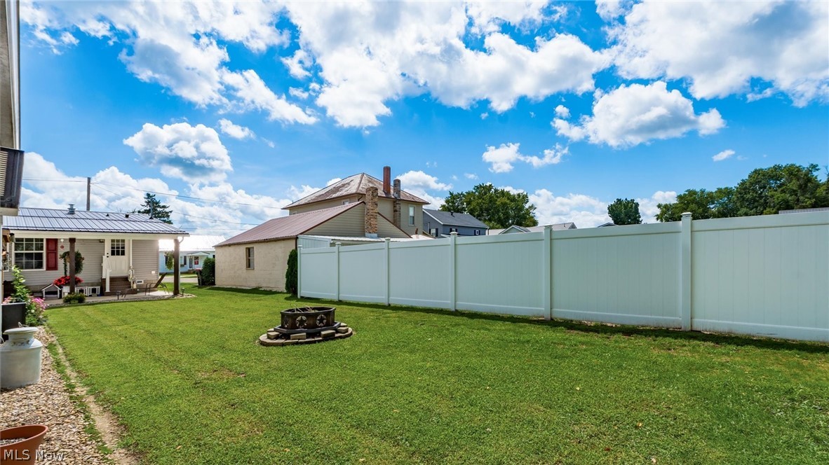 78 W 4th Street Frazeysburg OH 43822