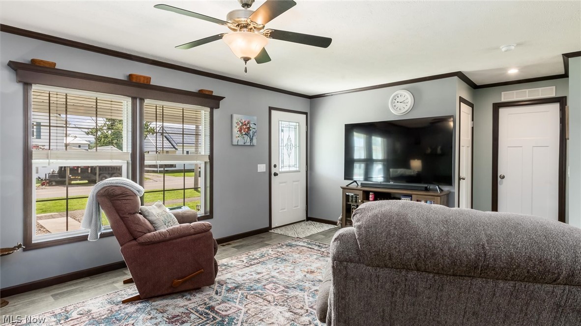 78 W 4th Street Frazeysburg OH 43822