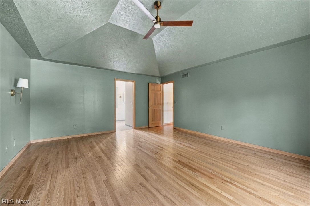 240 Greenview Drive Aurora OH 44202