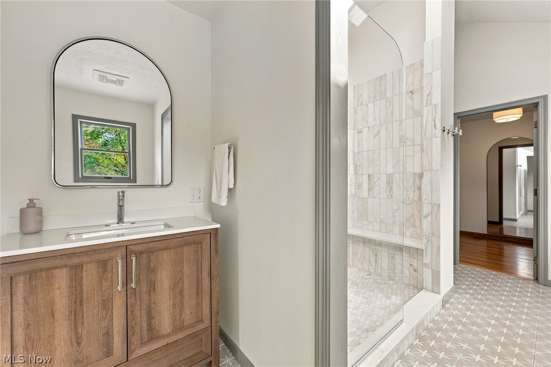 240 Greenview Drive Aurora OH 44202