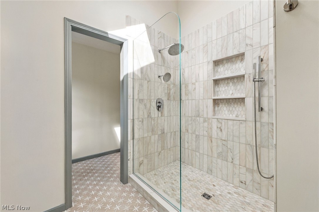 240 Greenview Drive Aurora OH 44202