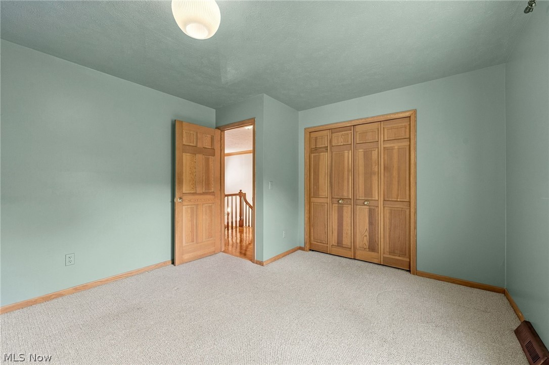 240 Greenview Drive Aurora OH 44202