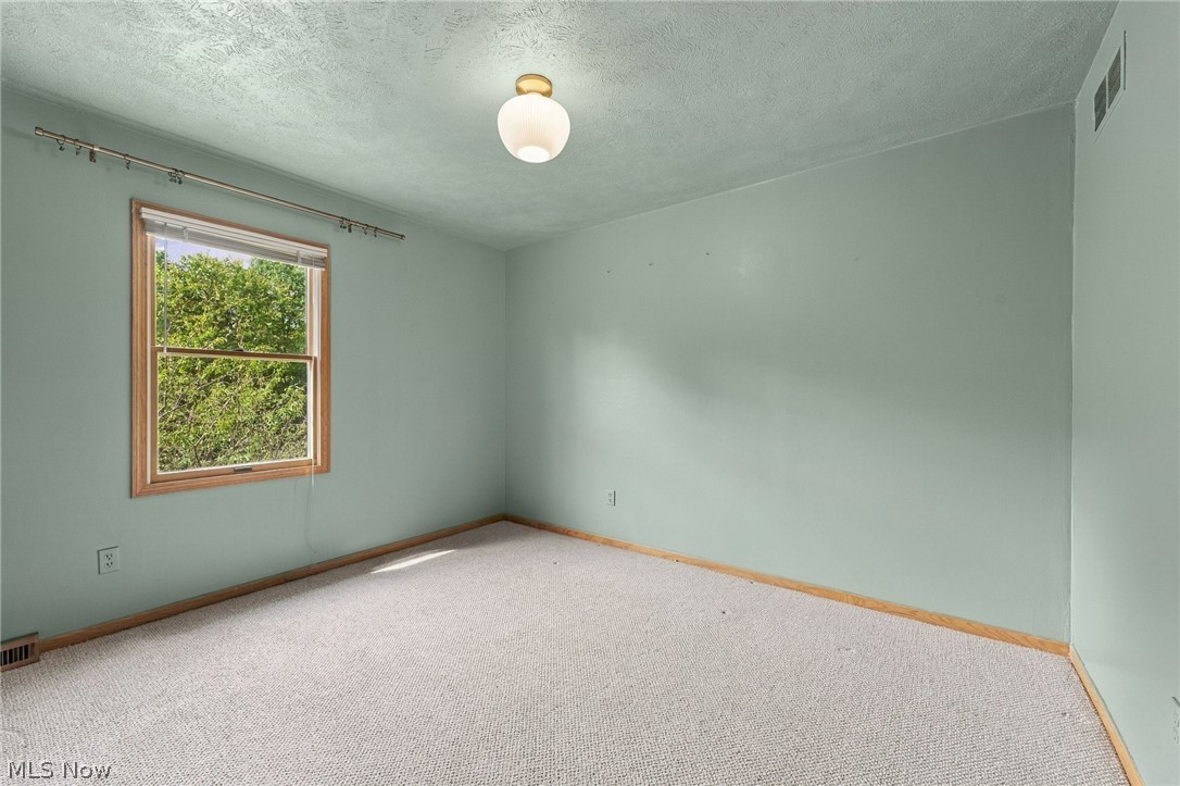 240 Greenview Drive Aurora OH 44202