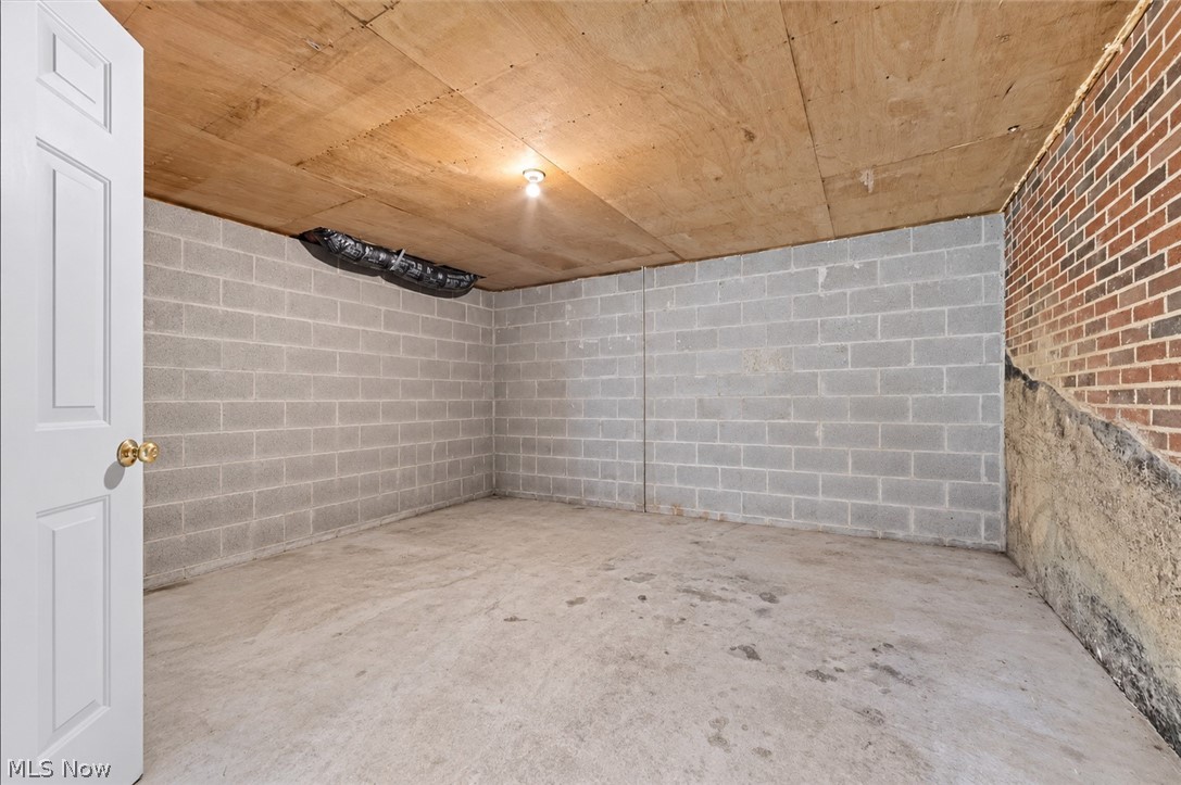 240 Greenview Drive Aurora OH 44202