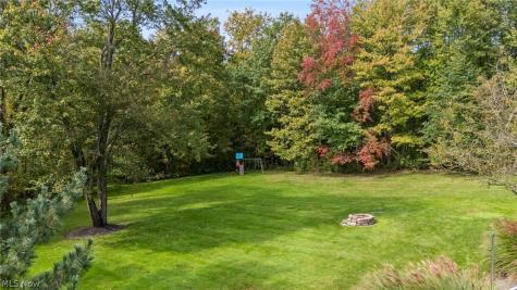 240 Greenview Drive Aurora OH 44202
