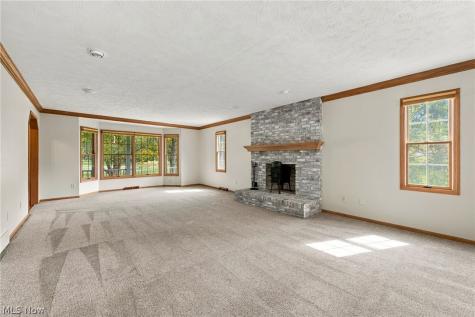 240 Greenview Drive Aurora OH 44202