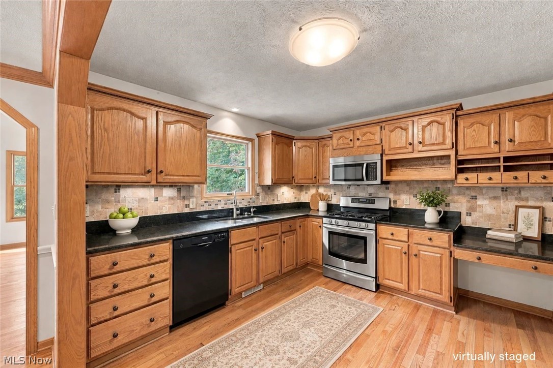 240 Greenview Drive Aurora OH 44202