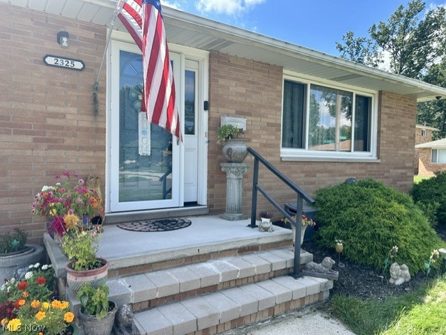 2325 Oaklawn Drive Parma OH 44134
