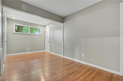 11905 Ronald Drive Parma OH 44130