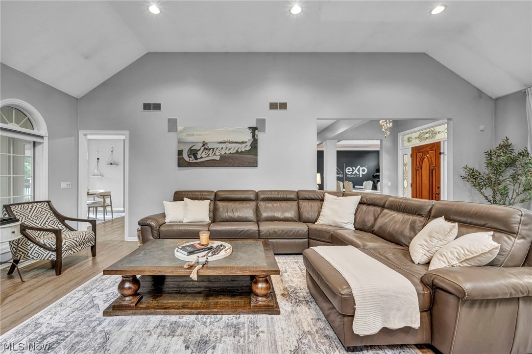 5560 Turnberry Lane Highland Heights OH 44143