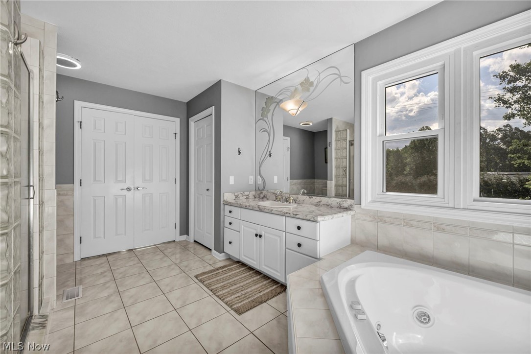 5560 Turnberry Lane Highland Heights OH 44143