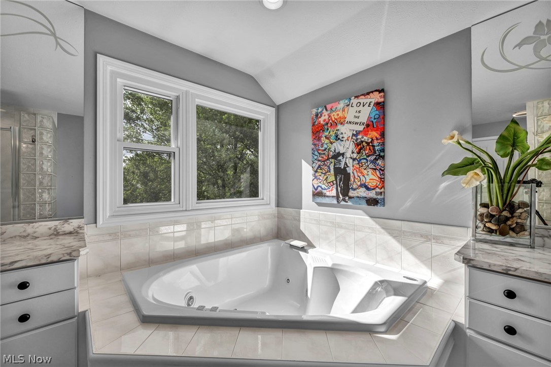 5560 Turnberry Lane Highland Heights OH 44143
