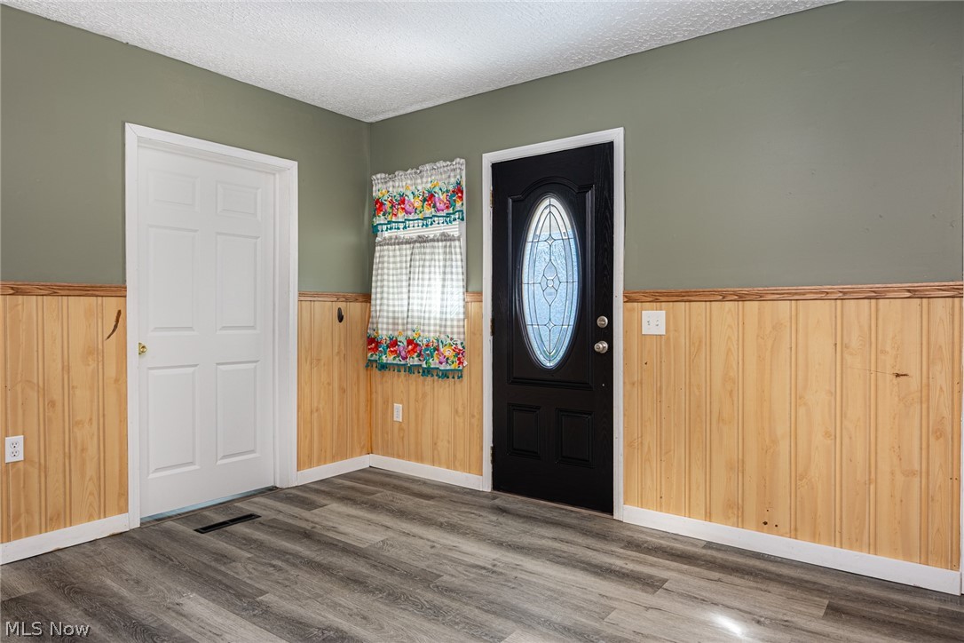 1152 Adams Street Coshocton OH 43812