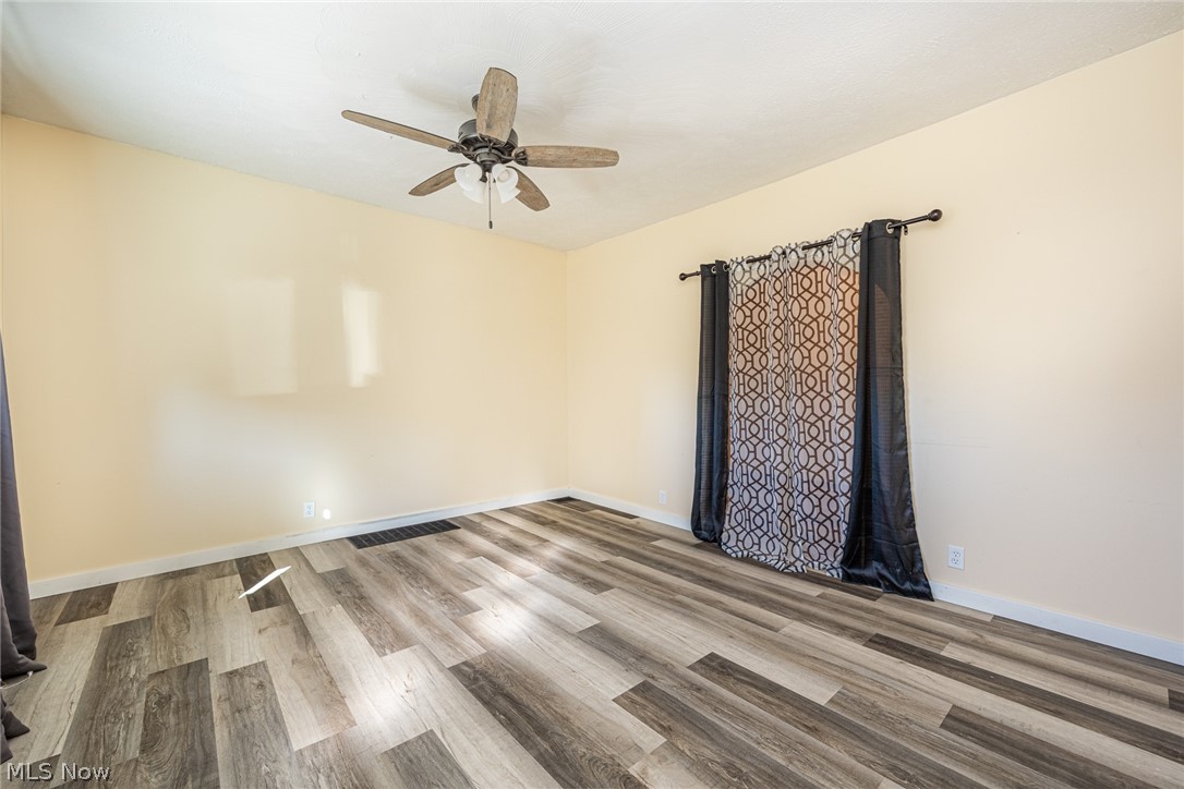 1152 Adams Street Coshocton OH 43812
