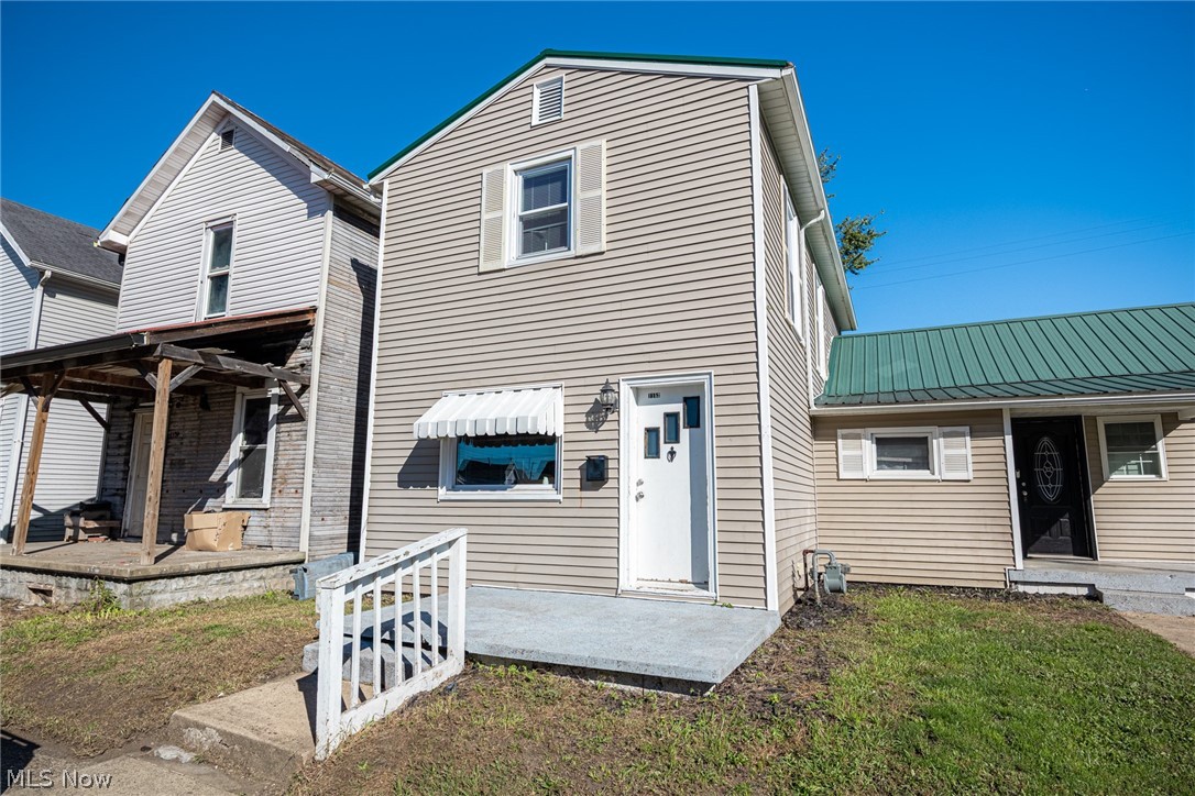 1152 Adams Street Coshocton OH 43812