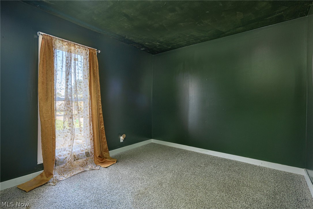 1152 Adams Street Coshocton OH 43812