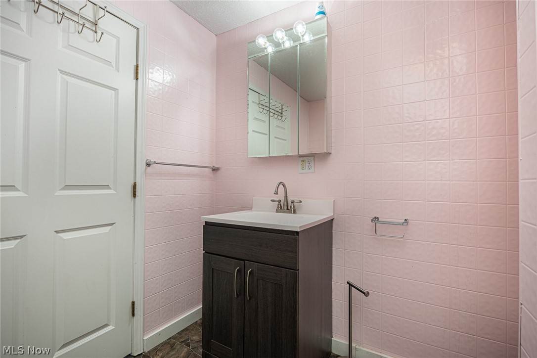 1152 Adams Street Coshocton OH 43812