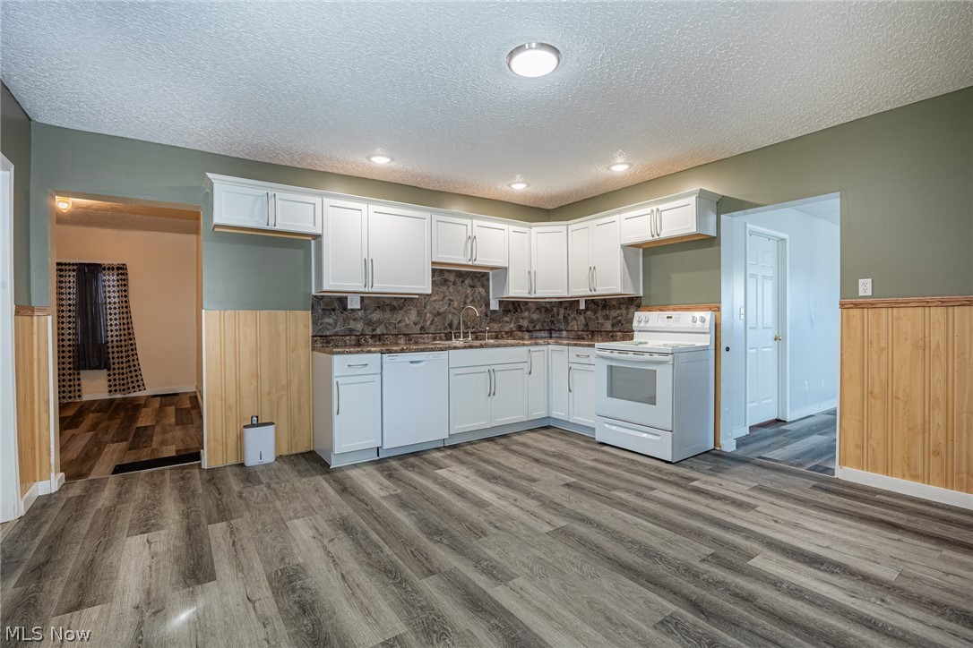 1152 Adams Street Coshocton OH 43812