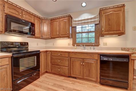 207 Sarah Circle NE Navarre OH 44662