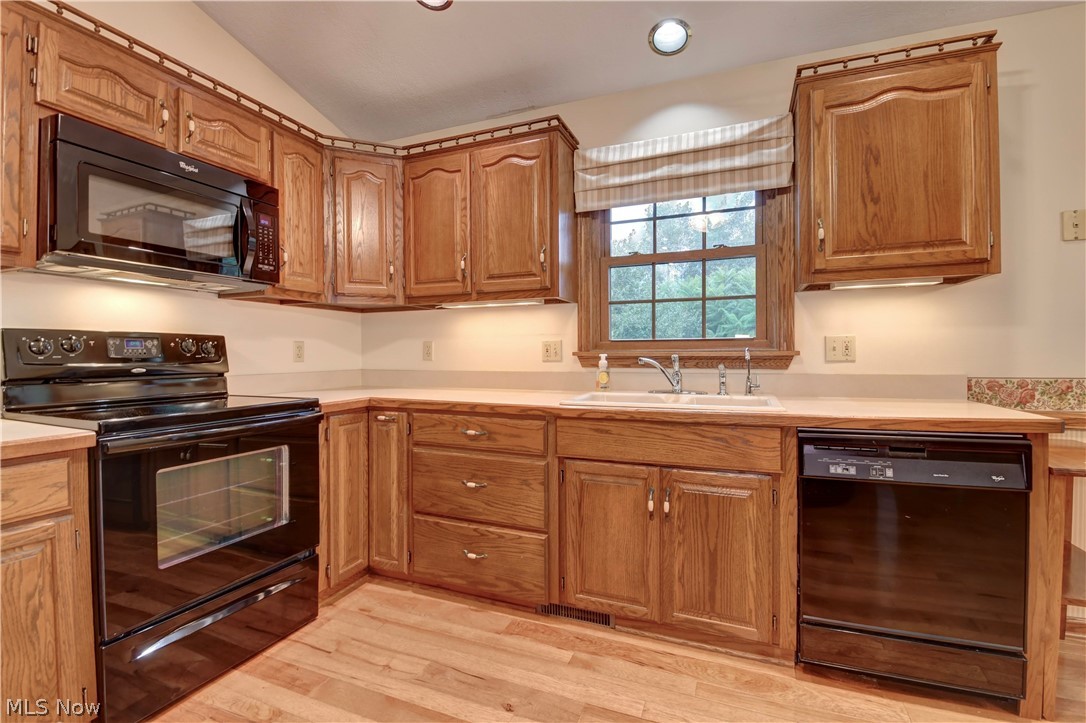 207 Sarah Circle NE Navarre OH 44662