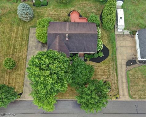 207 Sarah Circle NE Navarre OH 44662