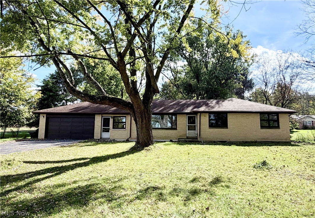 7542 Wilson Sharpsville Road Burghill OH 44404