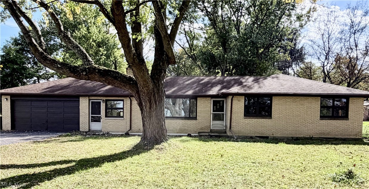 7542 Wilson Sharpsville Road Burghill OH 44404
