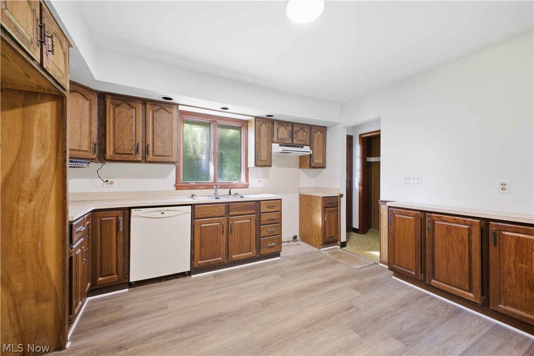 7542 Wilson Sharpsville Road Burghill OH 44404
