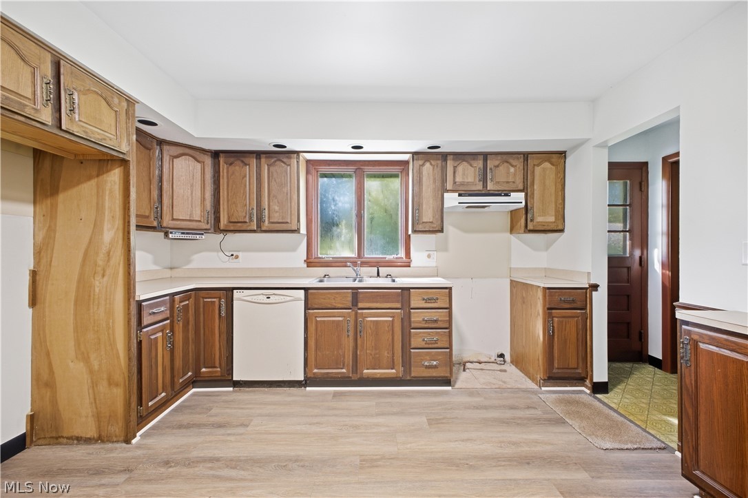 7542 Wilson Sharpsville Road Burghill OH 44404