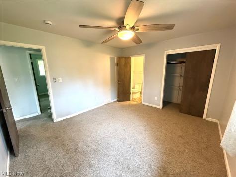 4088 Lynwood Kent OH 44240