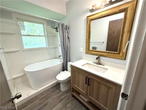 4088 Lynwood Kent OH 44240