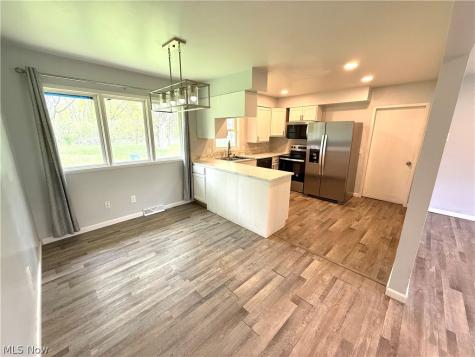 4088 Lynwood Kent OH 44240