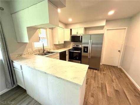 4088 Lynwood Kent OH 44240